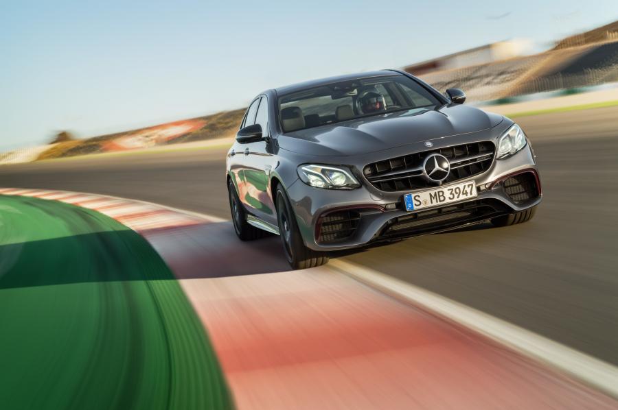  Mercedes-AMG E63 S 4Matic 2017 года  (WW) (фото 28 из 52)